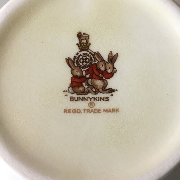 BUNNYKINS Royal Doulton Playful Cowboy Scenes England Peter Rabbit Mug - Picture 8 of 9